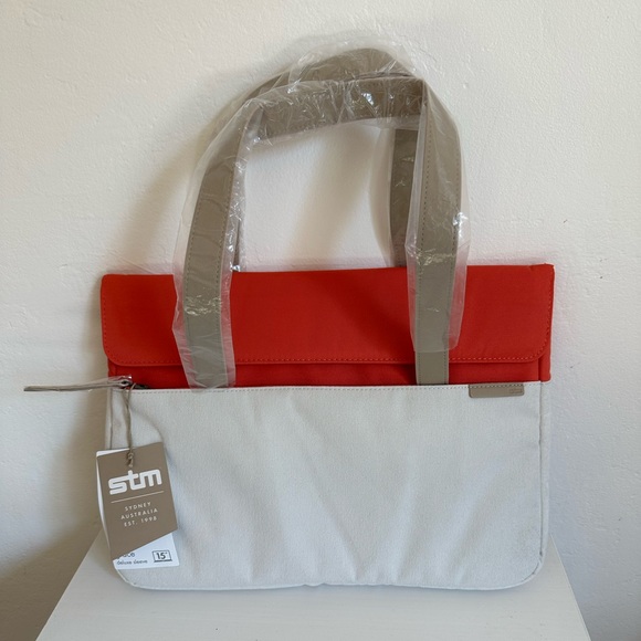 NWT STM Grace Deluxe 15'' Laptop Sleeve Straps Macbook/Notebook/iPad Coral Cream - Picture 3 of 7